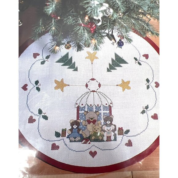 HOBBY KRAFT Cross Stitch Kit #9236 THREE BEARS 16" Mini Christmas Tree Skirt - Picture 1 of 4